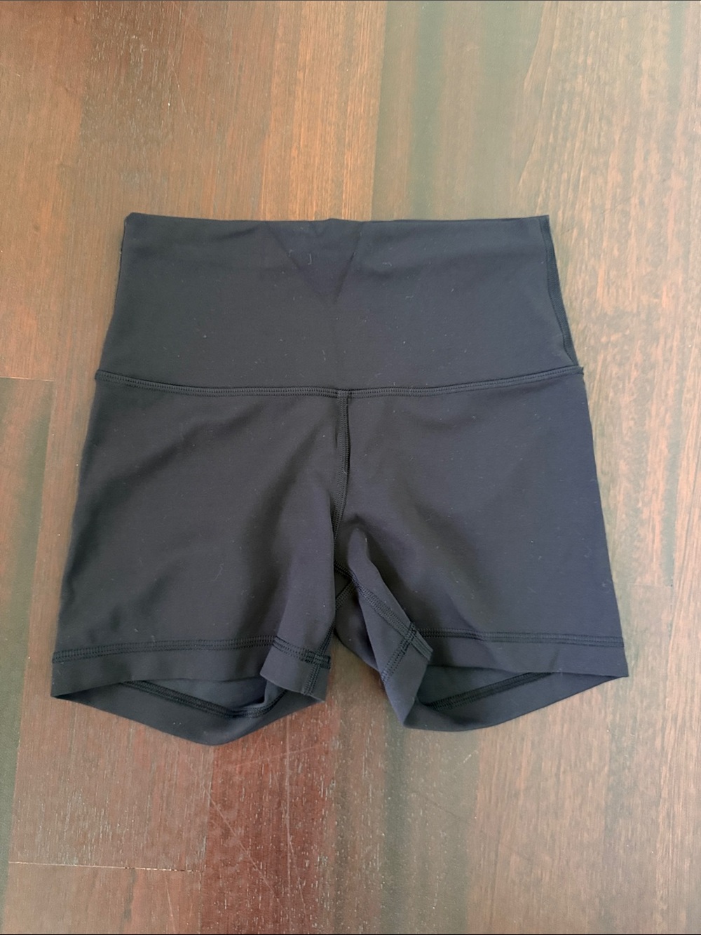 Lululemon Wunder Train 4” Shorts Black Size 6